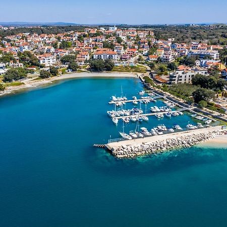 Near The Beach Pula Exterior photo